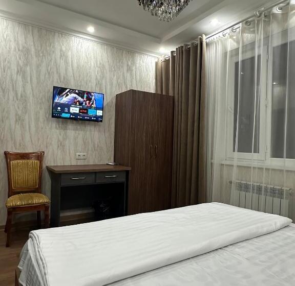Standard Room King Size Bed, Hello Dushanbe Hostel