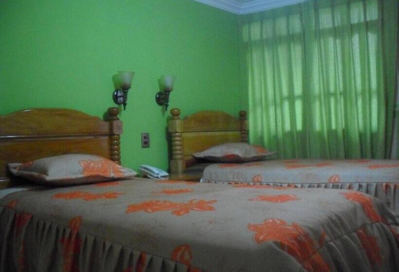 اتاق استاندارد با سرویس بهداشتی مشترک, Hostal Corona Blanca