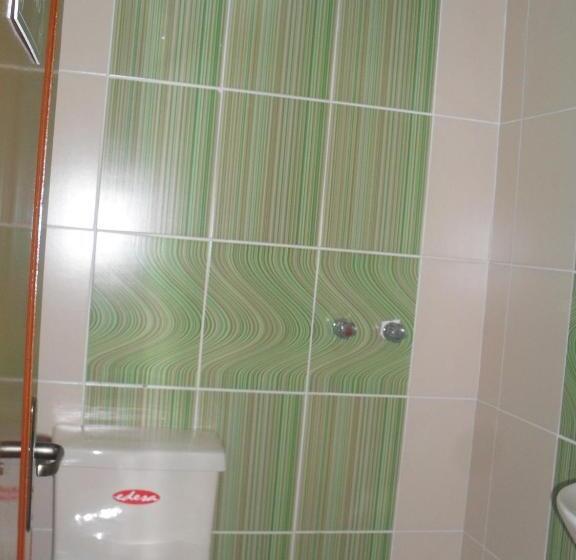 اتاق استاندارد با سرویس بهداشتی مشترک, Hostal Corona Blanca