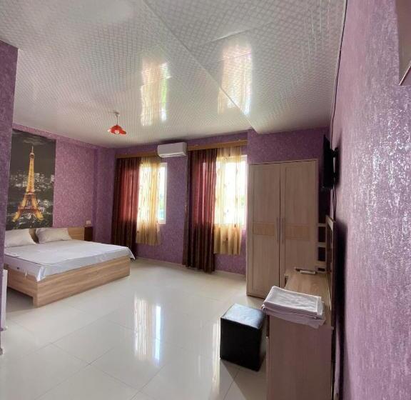 اتاق لوکس, Hostel Golden Fleece