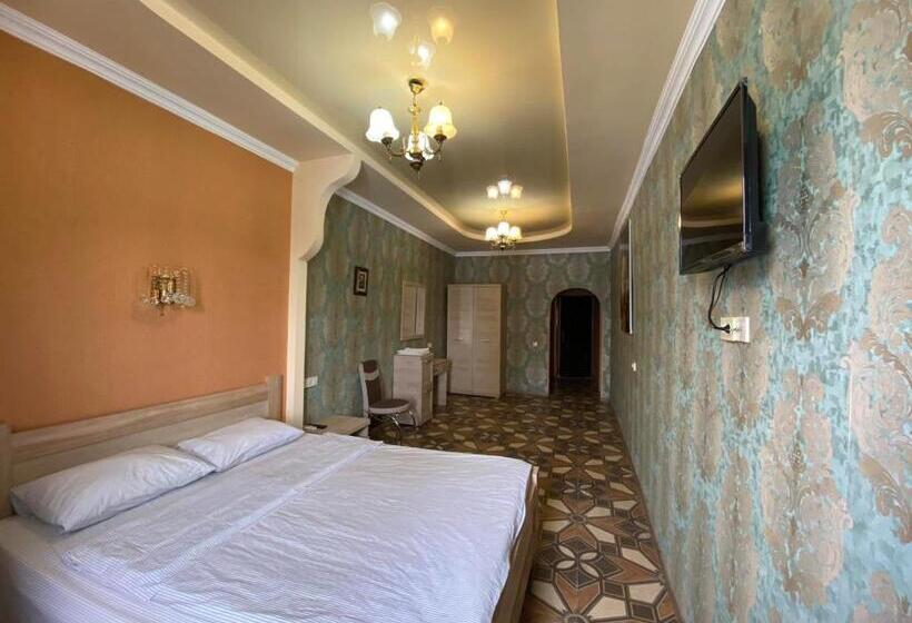 اتاق لوکس, Hostel Golden Fleece