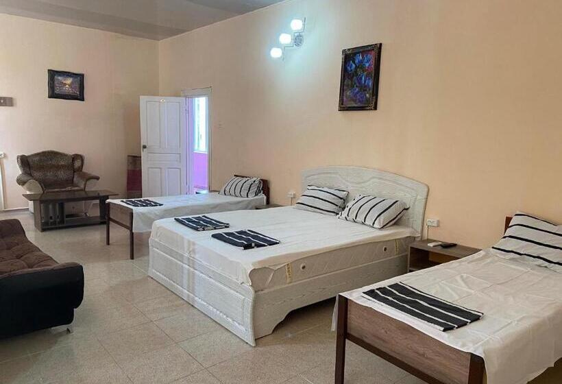 اتاق استاندارد چهار تخته, Hostel Golden Fleece