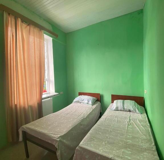 اتاق استاندارد با سرویس بهداشتی مشترک, Hostel Golden Fleece