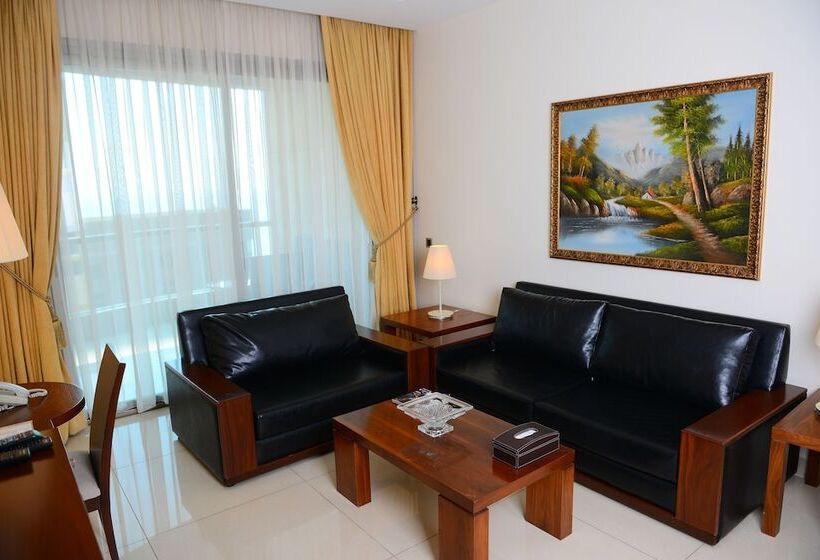 سوئیت با تخت بزرگ, Dolphin Royal Suites