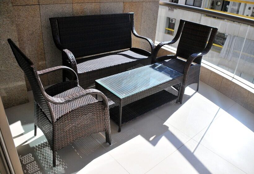 سوئیت با تخت بزرگ, Dolphin Royal Suites