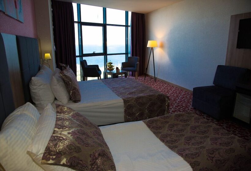اتاق سوپریور سه تخته, Euphoria Batumi Convention & Casino