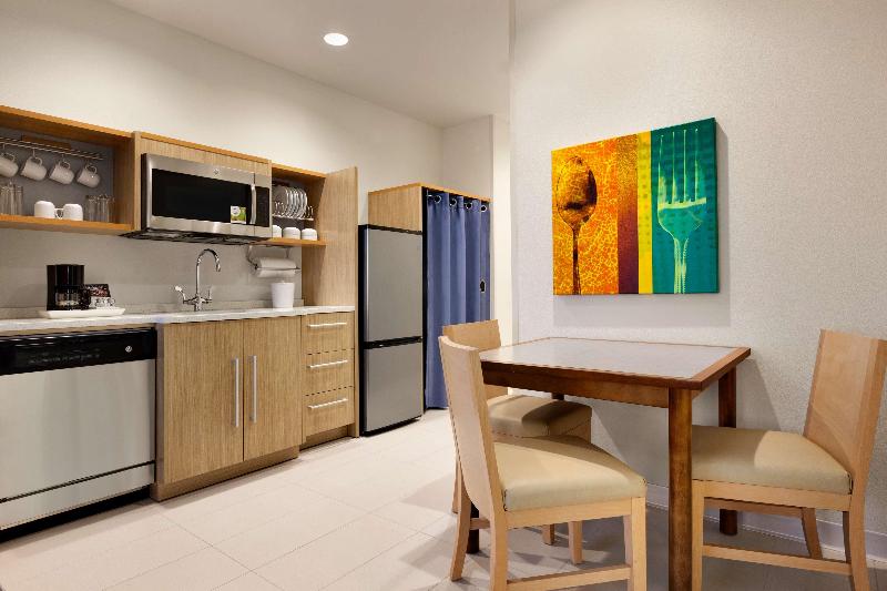سوئیت برای معلولان, Home2 Suites By Hilton Destin