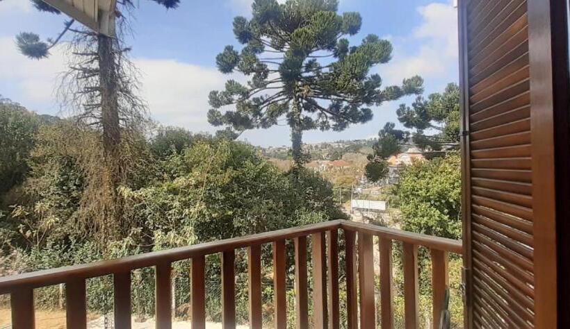 اتاق لوکس سه تخته, Pousada Vila Floratta