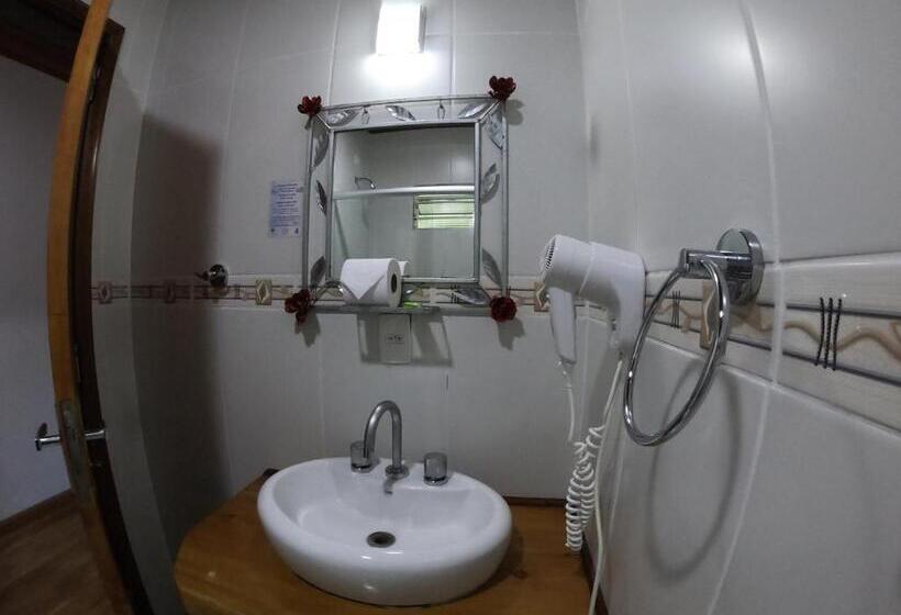 اتاق لوکس چهار تخته, Pousada Vila Floratta