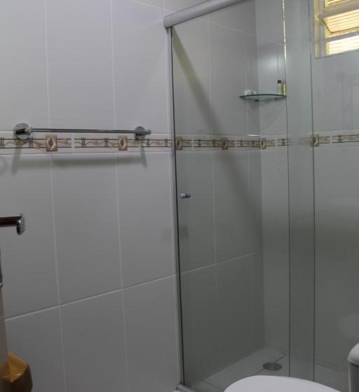 اتاق لوکس چهار تخته, Pousada Vila Floratta