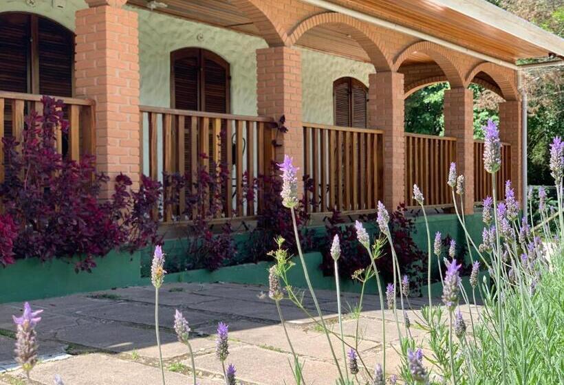 اتاق لوکس چهار تخته, Pousada Vila Floratta