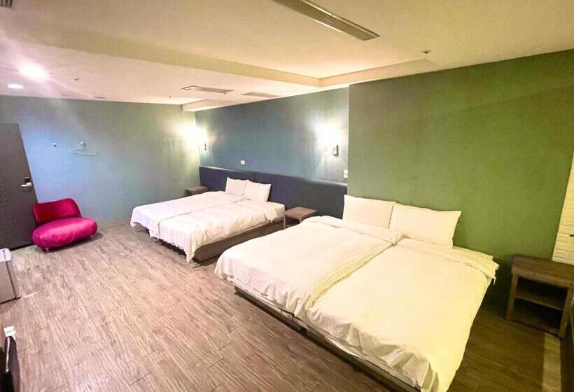 اتاق لوکس خانوادگی, Walker Hotel   Zhengyi