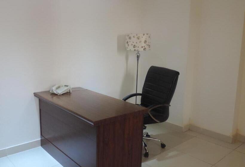 سوئیت پرزیدنت, Crown Hotel Juba