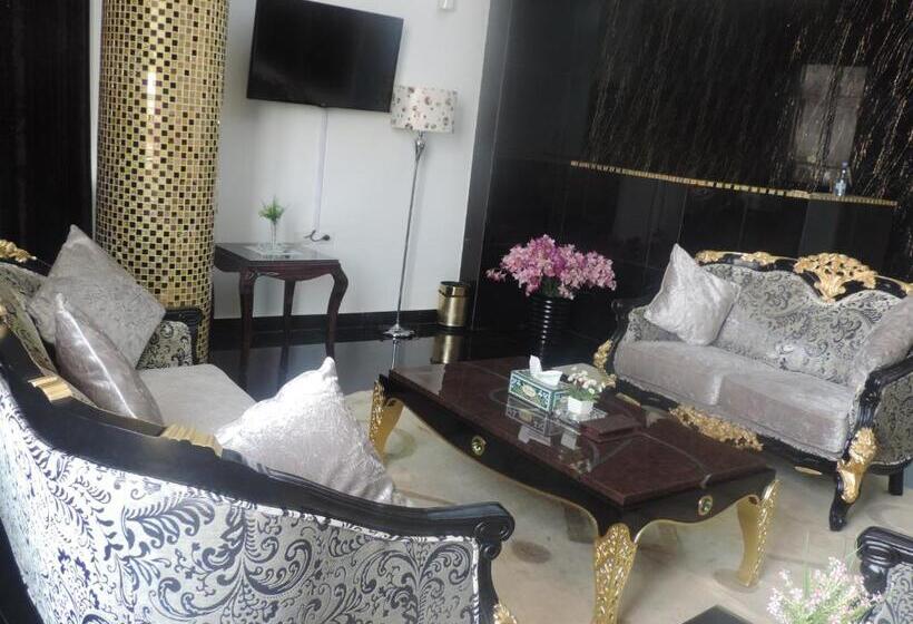 سوئیت رویال, Crown Hotel Juba