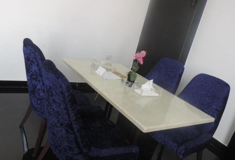 سوئیت رویال, Crown Hotel Juba