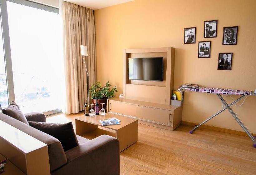استودیو استاندارد با چشم‌انداز باغ, Homebridge Hotel Apartments