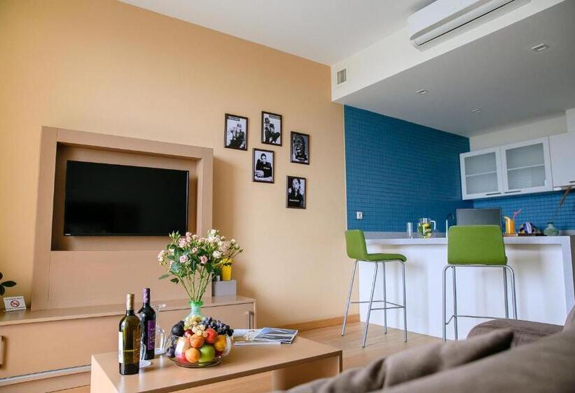 استودیو استاندارد با چشم‌انداز باغ, Homebridge Hotel Apartments