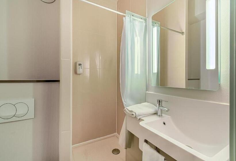 اتاق استاندارد چهار تخته, B&b Hotel Salon De Provence