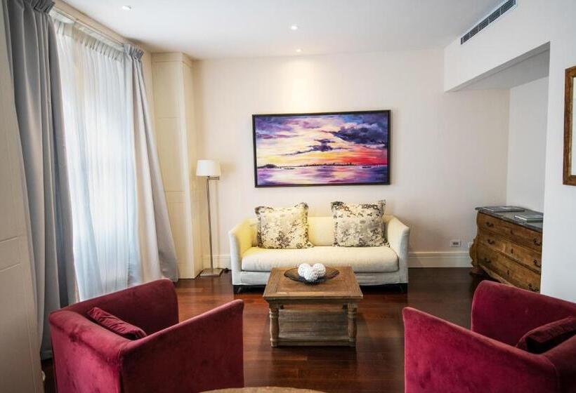 سوئیت پرزیدنت, Central Hotel Panama Casco Viejo