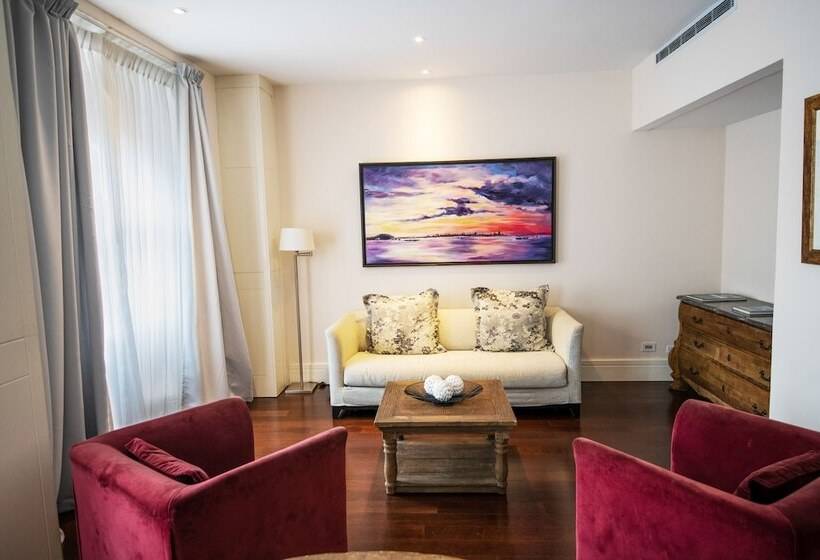 سوئیت پرزیدنت, Central Hotel Panama Casco Viejo