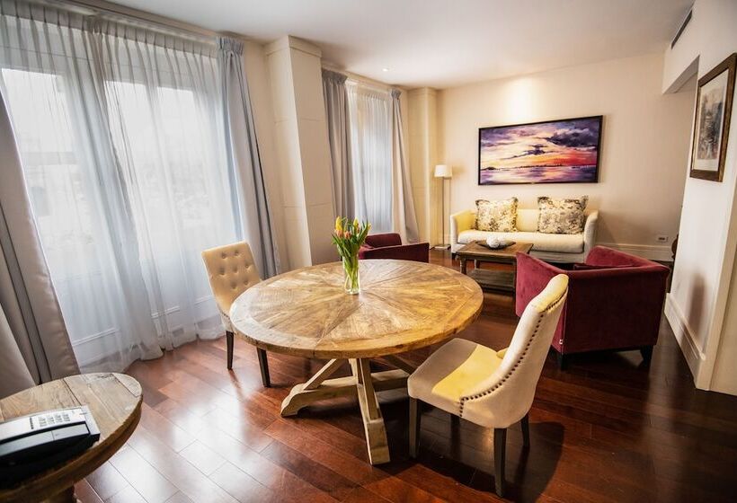 سوئیت پرزیدنت, Central Hotel Panama Casco Viejo