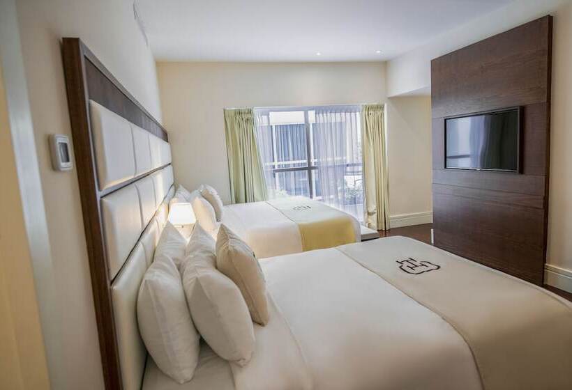 سوییت جونیور, Central Hotel Panama Casco Viejo