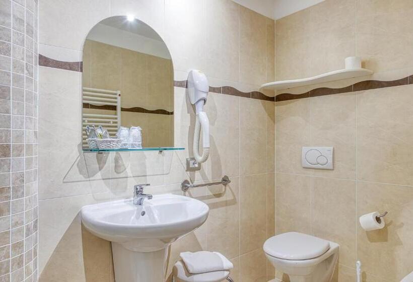 Superior room with lake view, Lumin