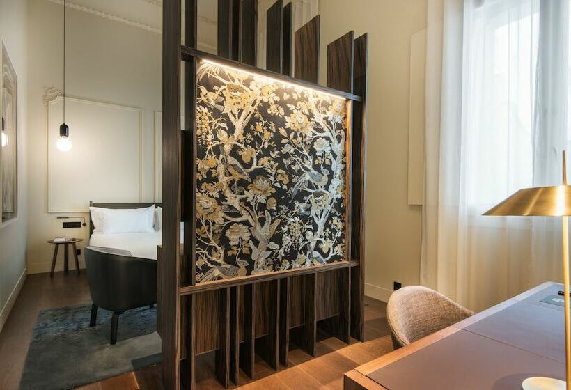 اتاق لوکس, Mercer Sevilla 5 Gl