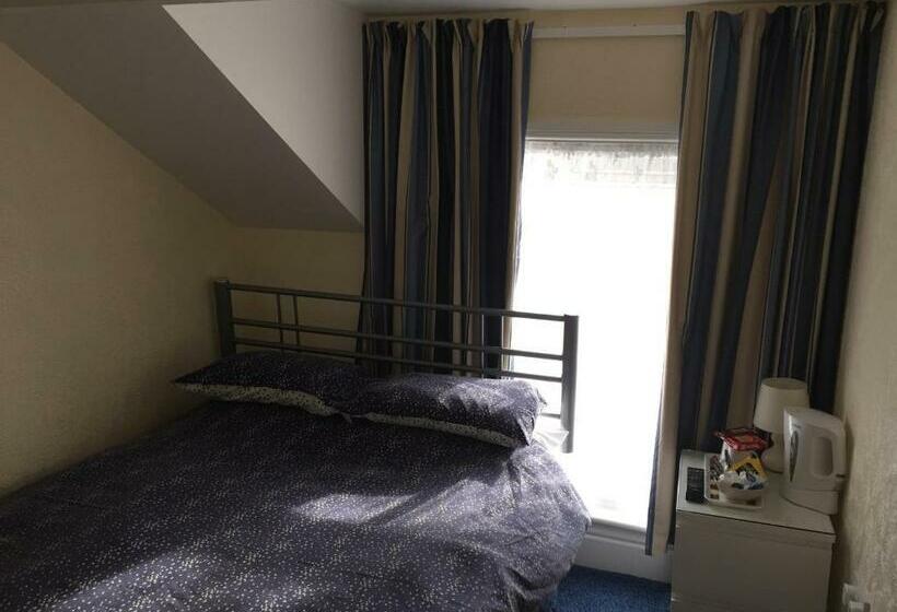 اتاق استاندارد با سرویس بهداشتی مشترک, The Trentham