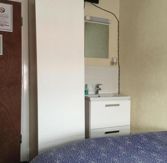 اتاق استاندارد با سرویس بهداشتی مشترک, The Trentham