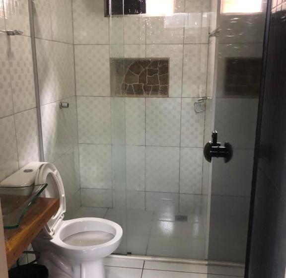 سوییت, Reges Hostel