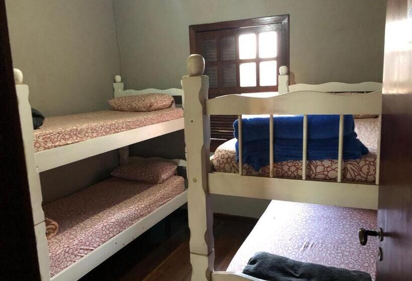 اتاق استاندارد چهار تخته, Reges Hostel
