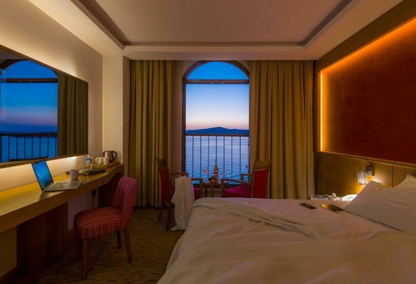 اتاق استاندارد با چشم‌انداز دریا, Bacacan Otel