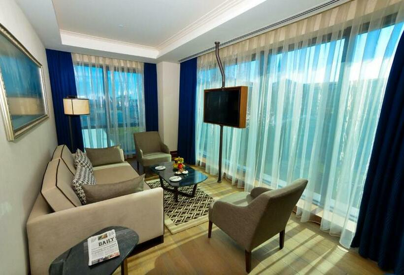 Suite met Uitzicht op de Stad, Golden Tulip Istanbul Bayrampasa