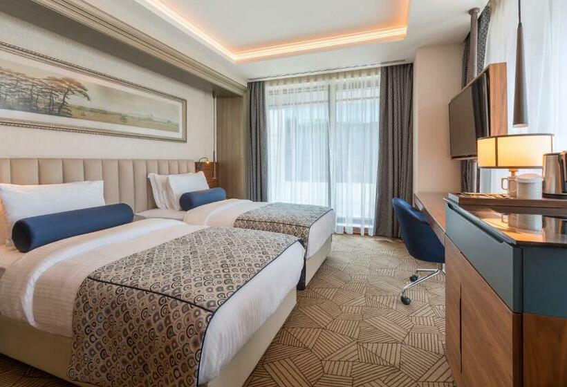 اتاق سوپریور با چشم‌انداز شهر, Golden Tulip Istanbul Bayrampasa