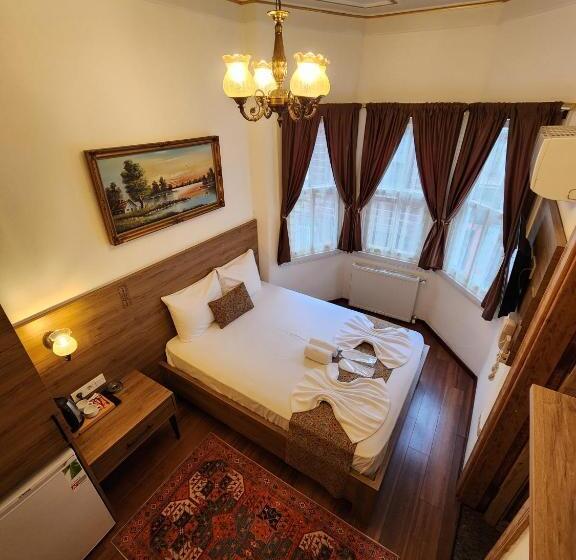 اتاق لوکس, Kadıköy White House