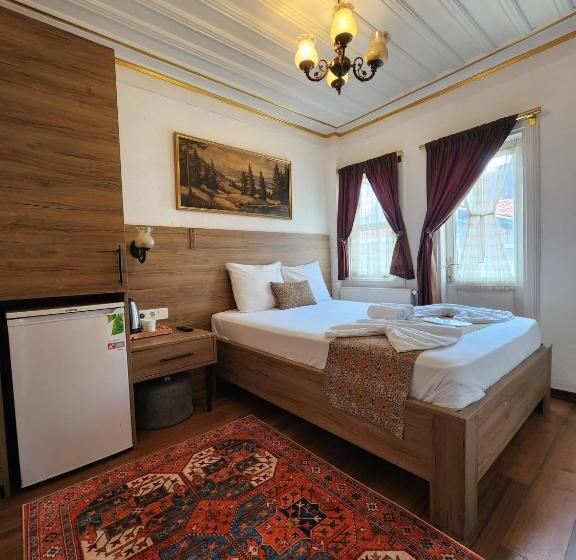 اتاق لوکس با بالکن, Kadıköy White House