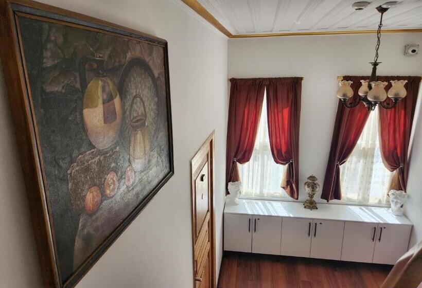 اتاق استاندارد یک نفره, Kadıköy White House
