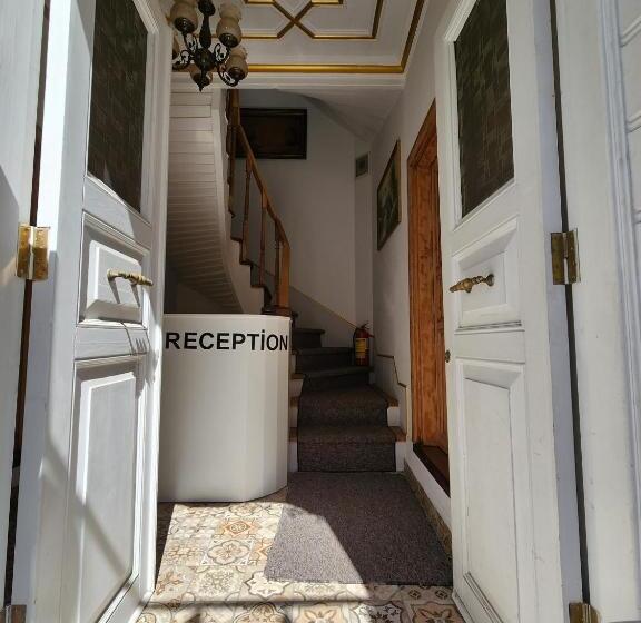سوییت خانوادگی, Kadıköy White House