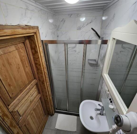 اتاق استاندارد, Kadıköy White House