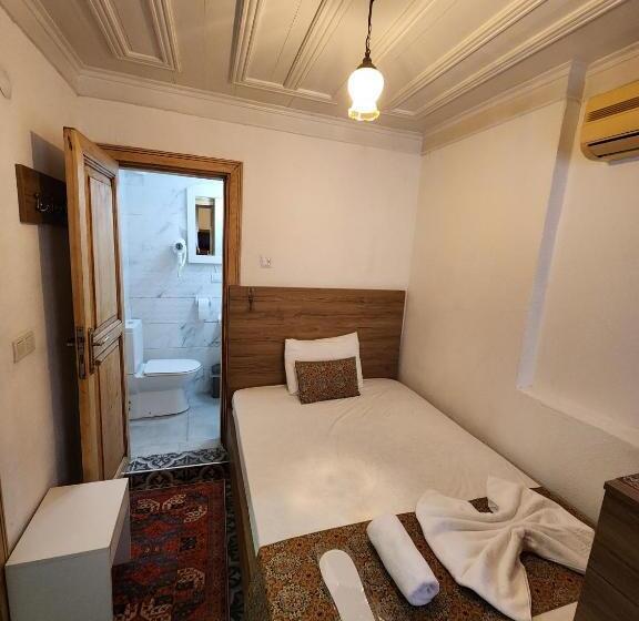 اتاق استاندارد یک نفره, Kadıköy White House