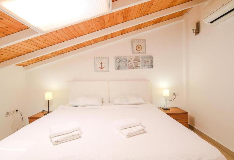 1 Bedroom Penthouse Apartment, Kasinn Apart