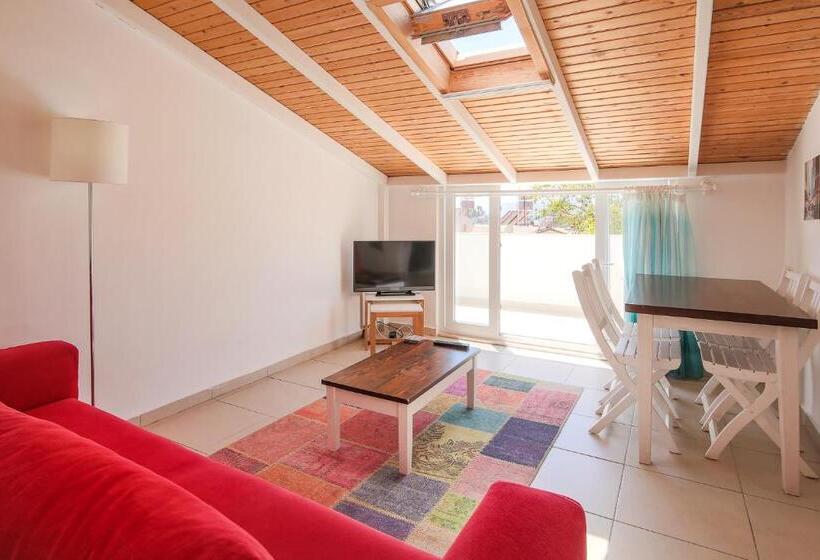 1 Bedroom Penthouse Apartment, Kasinn Apart