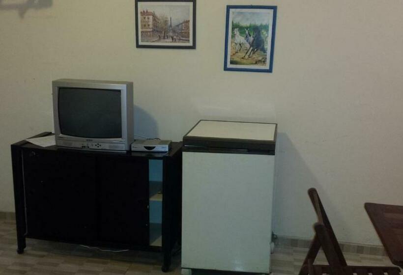 اتاق کلاسیک سه تخته, Hospedaria   Hostel Gamboa