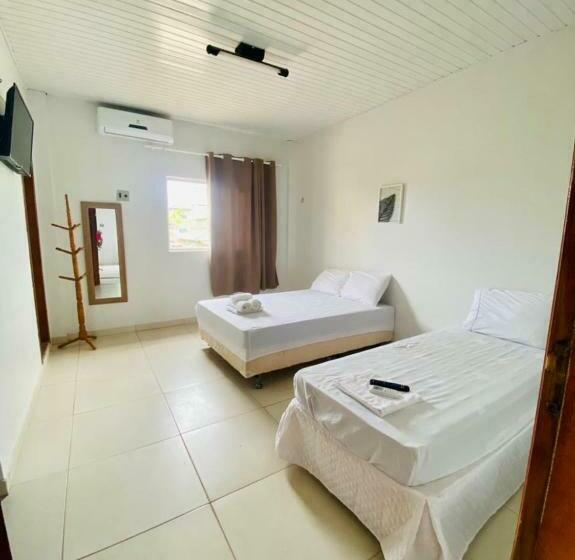 Economy Triple Room, Ondas Do Mar