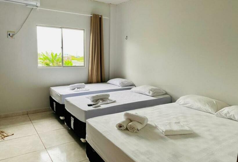 Economy Quadruple Room, Ondas Do Mar
