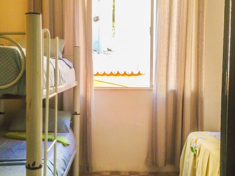اتاق استاندارد چهار تخته, Hostel Da Providência