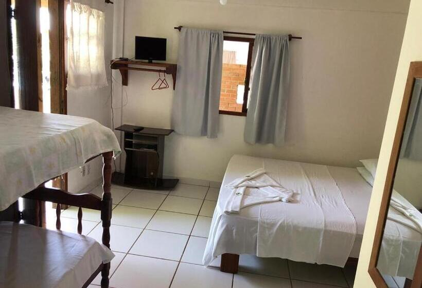 Economy Quadruple Room, Pousada Caravelas