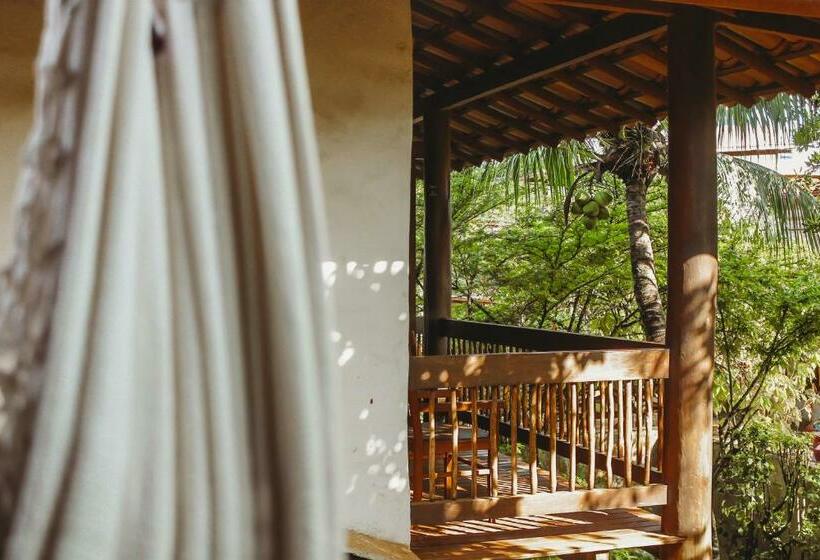带花园景观的标准三人间, Pousada Villa Bella