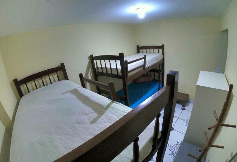 اتاق خانوادگی, Casa Do Professor Hostel
